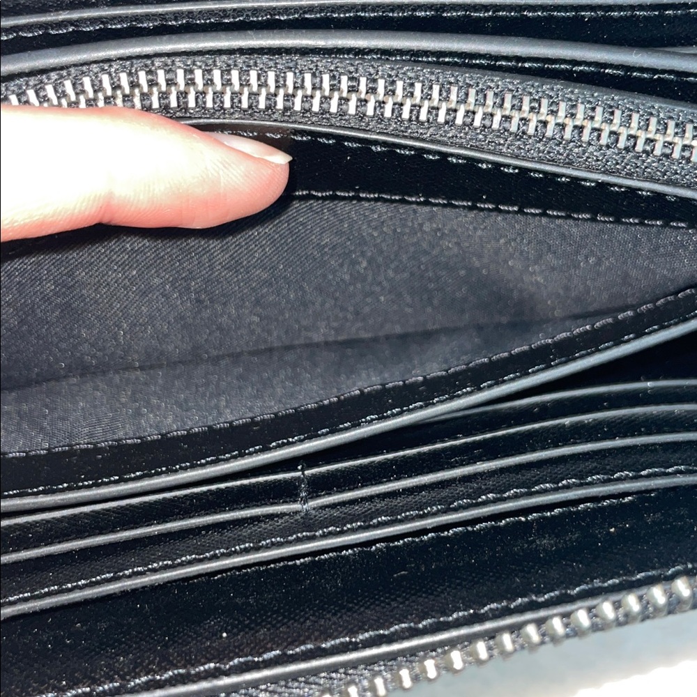 Marc Jacobs ‘The Continental’ Wallet - Picture 12 of 16